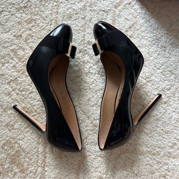 Salvatore Ferragamo Rilly Nero Patentcalf - Picture 8 of 10